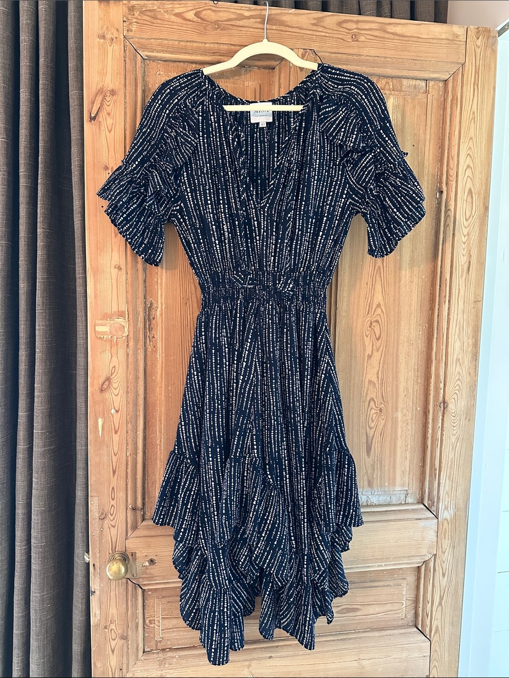 Navy Patterned Ruffle-Sleeve Midi Dress - Picture 2 of 5
